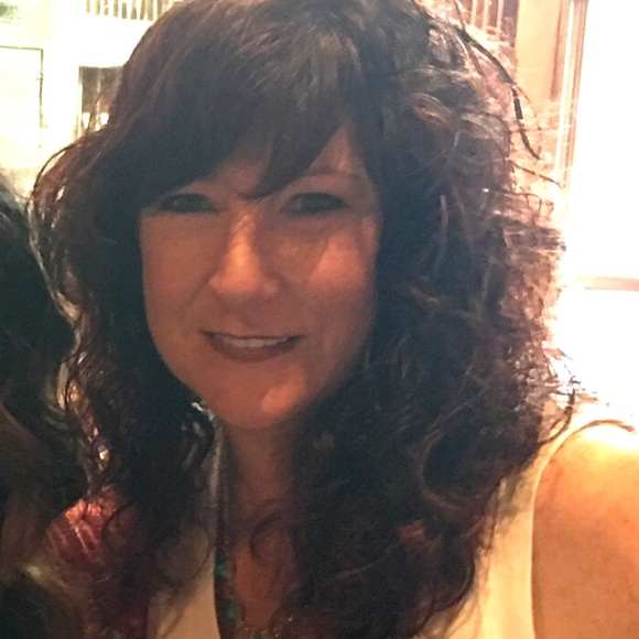 Meet your Posher, Cindi - Picture 1 of 1